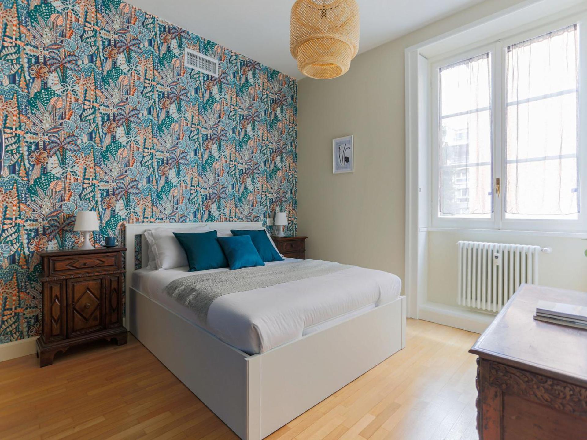 The Rent - Charming In Pagano Milano